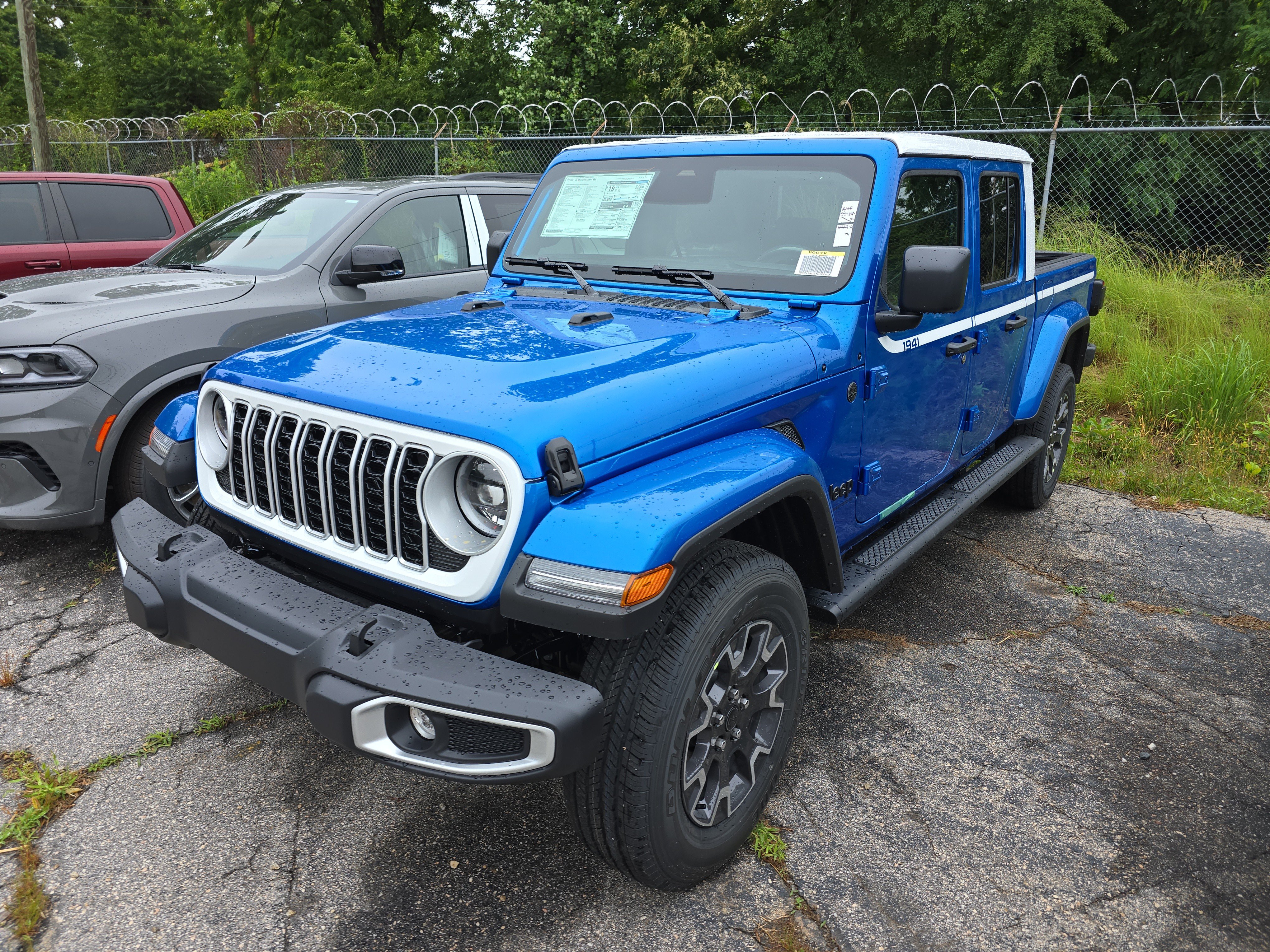 New 2026 Jeep Gladiator Sport AWD/4WD image 3