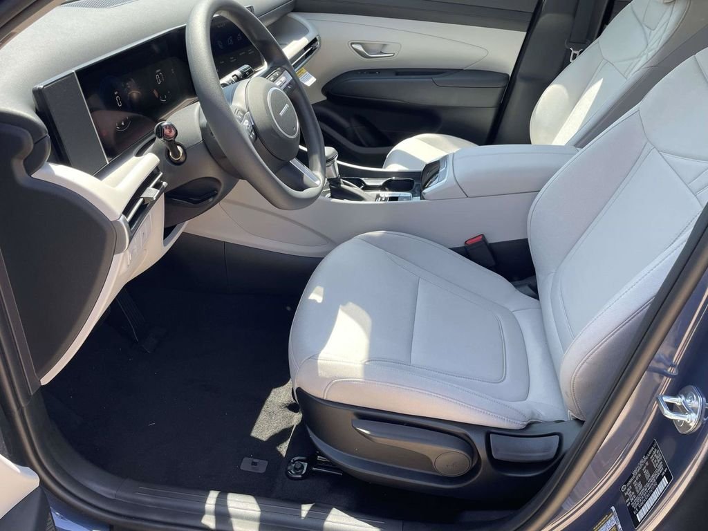 New 2026 Hyundai Tucson SE w/ Tow & Go Package FWD image 14