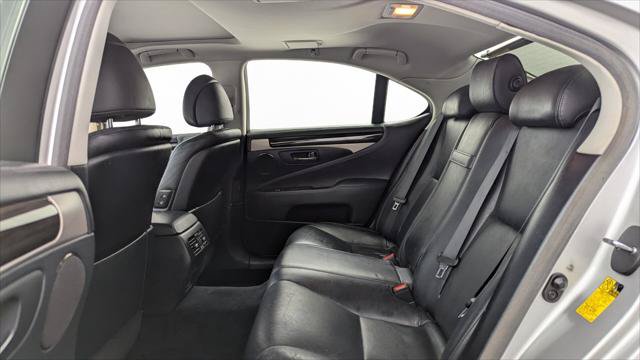Used 2014 Lexus LS 460 w/ Comfort Package RWD image 17