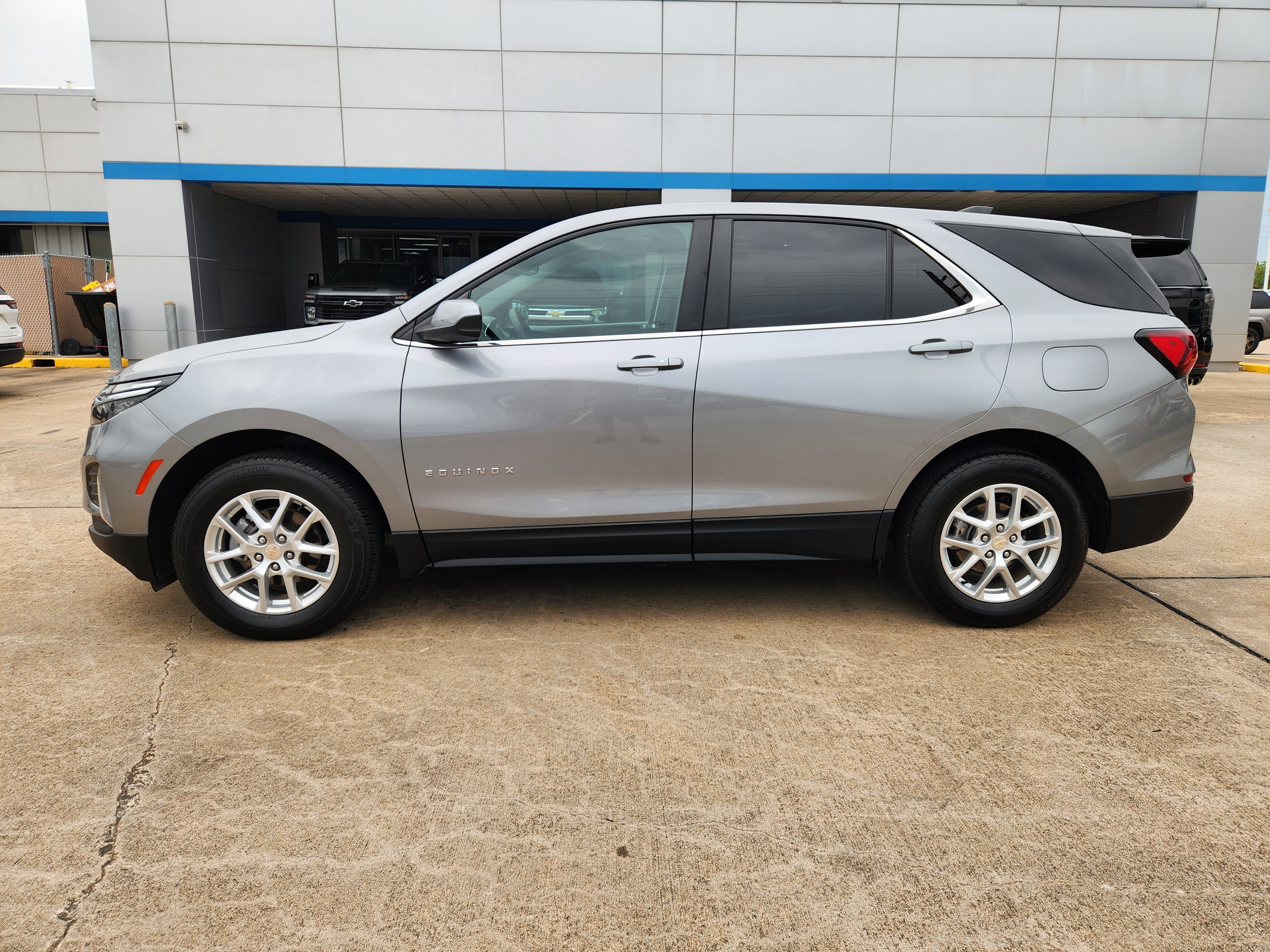 Used 2024 Chevrolet Equinox LT AWD/4WD image 5