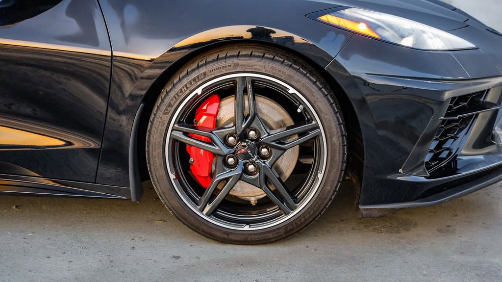 Used 2021 Chevrolet Corvette Stingray Premium Cpe w/ Z51 Performance Package image 11