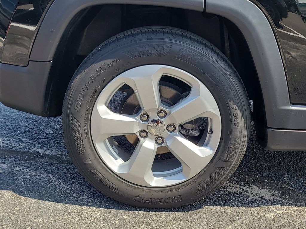Used 2019 Jeep Compass Latitude FWD image 5