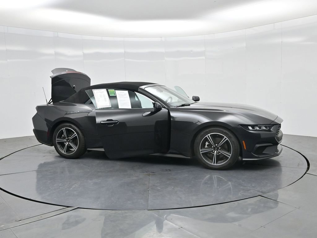 Used 2024 Ford Mustang Convertible image 30
