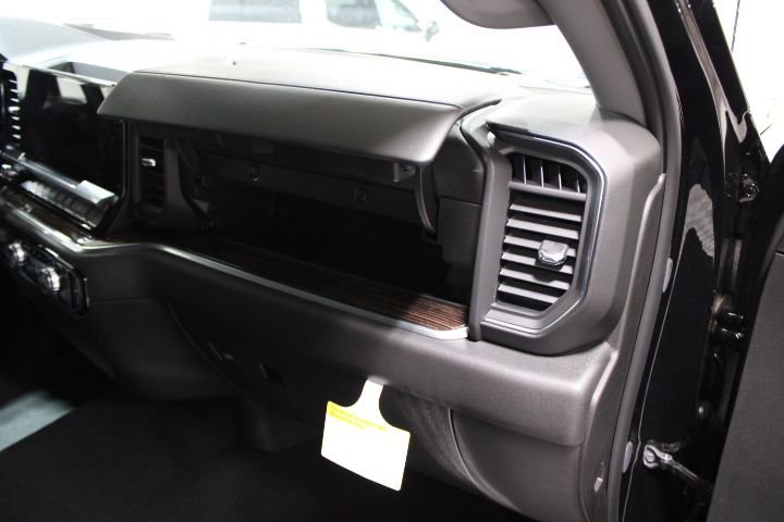 New 2026 GMC Sierra 1500 SLE image 25