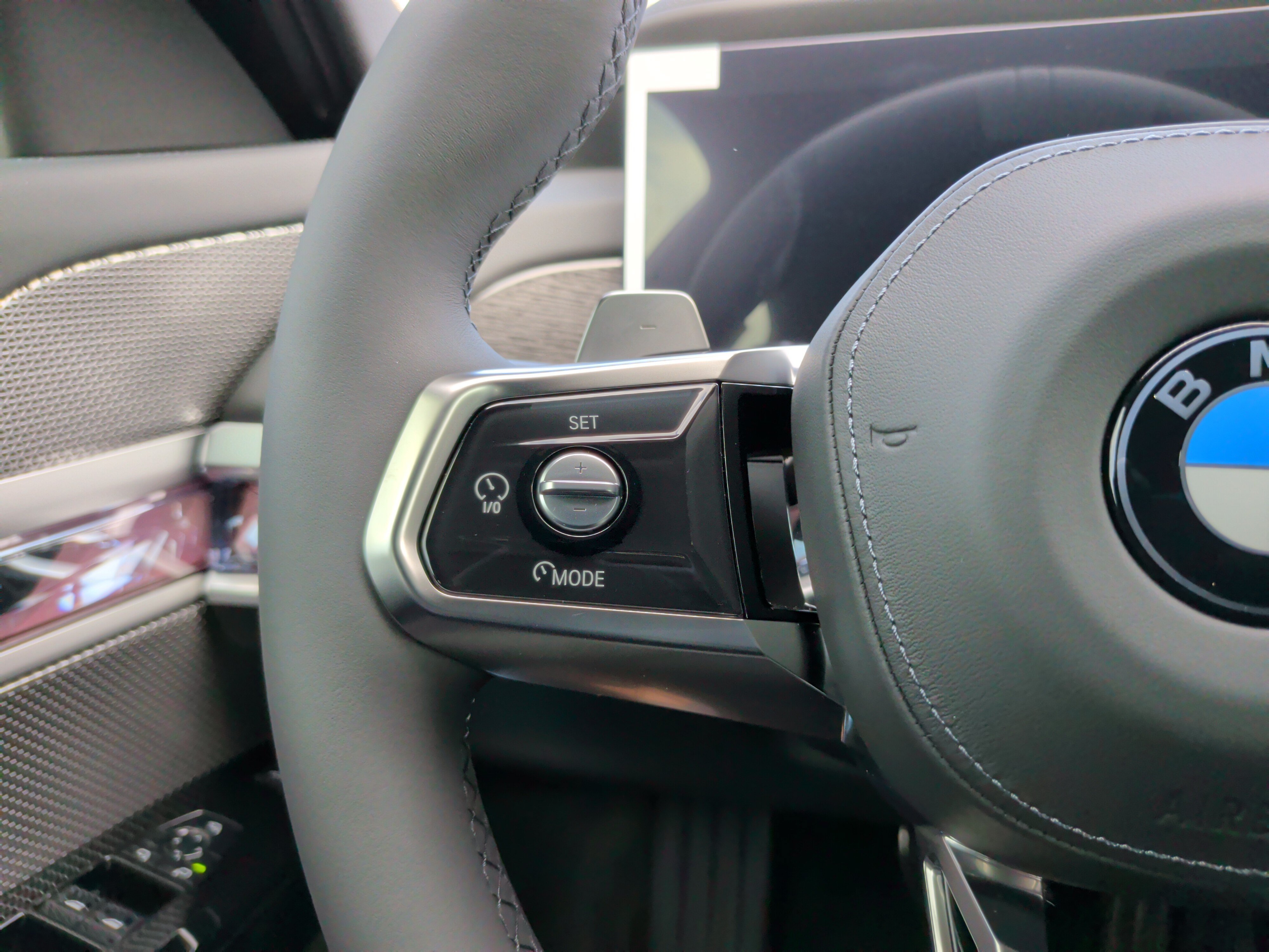 New 2026 BMW 740i w/ Premium Package RWD image 22