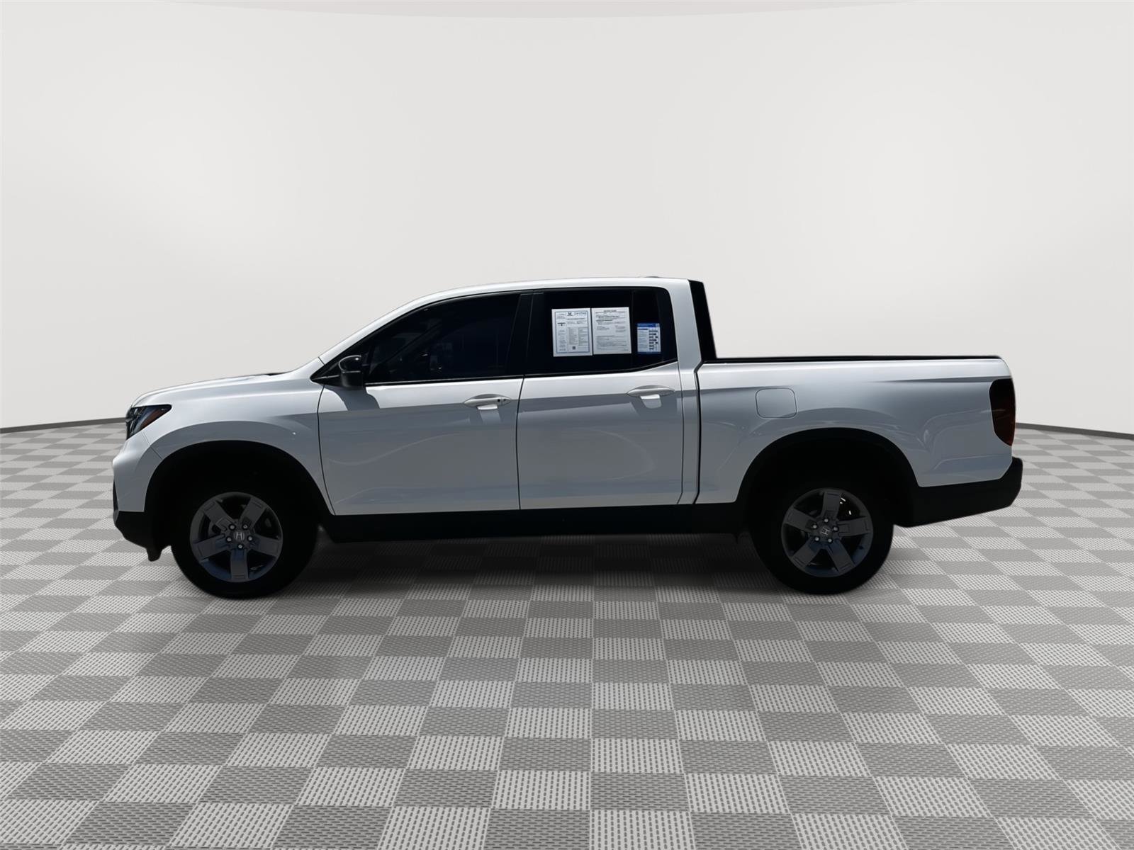 Certified 2025 Honda Ridgeline TrailSport image 3