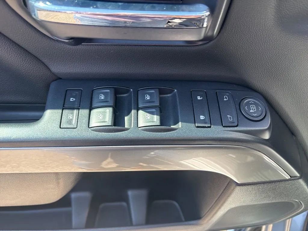 Used 2018 Chevrolet Silverado 1500 LT w/ All Star Edition AWD/4WD image 22