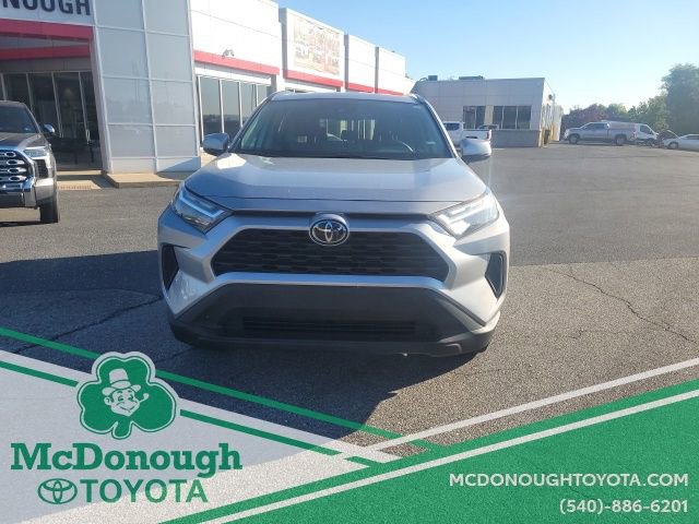 Used 2025 Toyota RAV4 XLE AWD/4WD image 3
