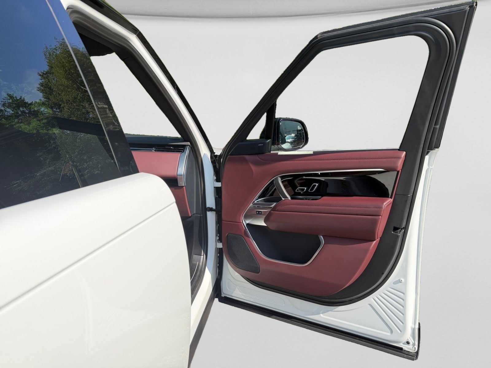 Certified 2025 Land Rover Range Rover SE AWD/4WD image 24