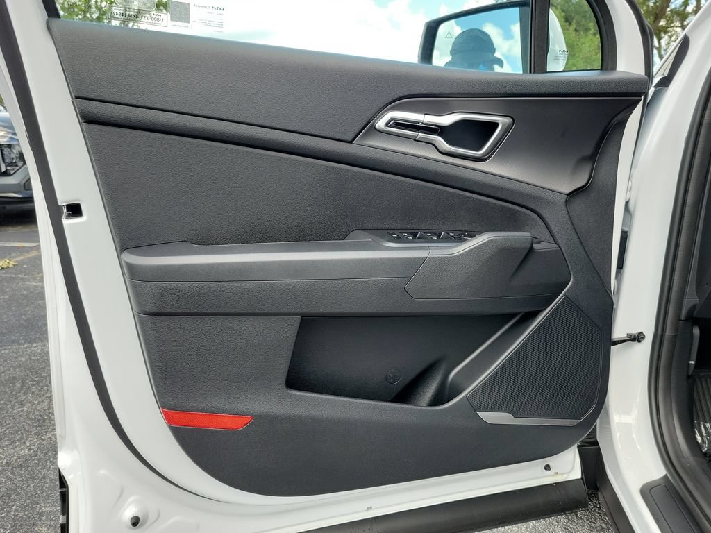 New 2026 Kia Sportage LX w/ LX Convenience Package FWD image 8