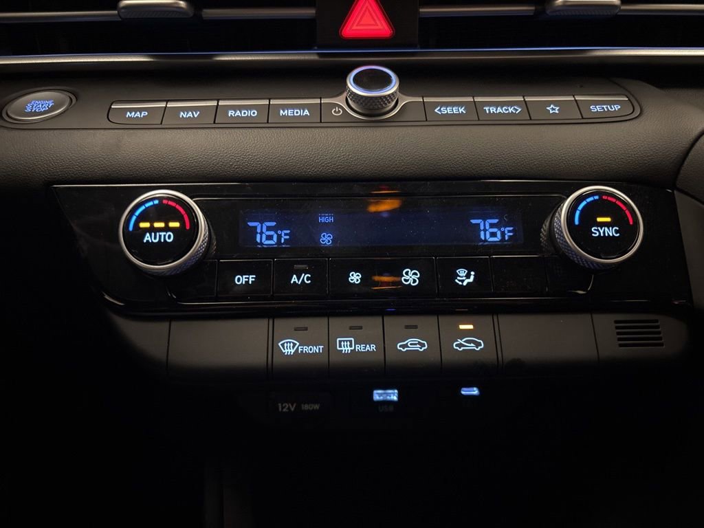 Certified 2024 Hyundai Elantra SEL image 20