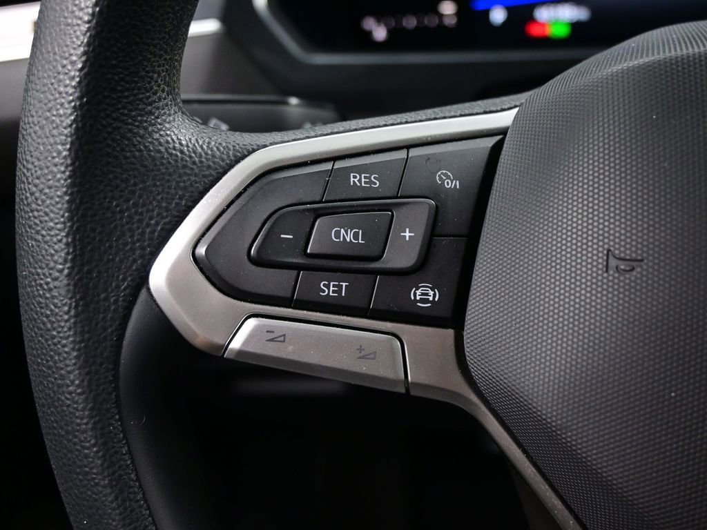 Used 2022 Volkswagen Tiguan S image 16