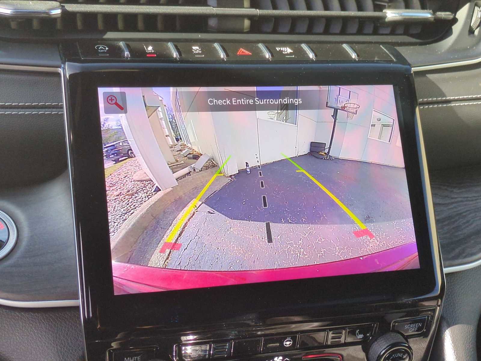 Used 2024 Jeep Grand Cherokee Limited image 31