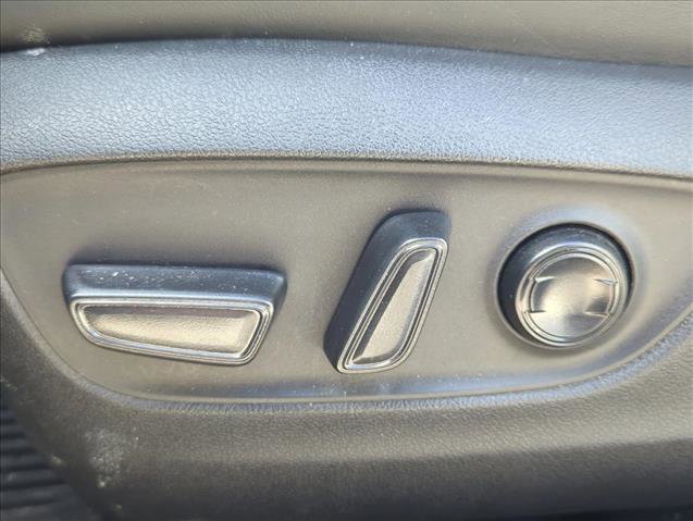 Used 2023 Toyota RAV4 Limited image 13