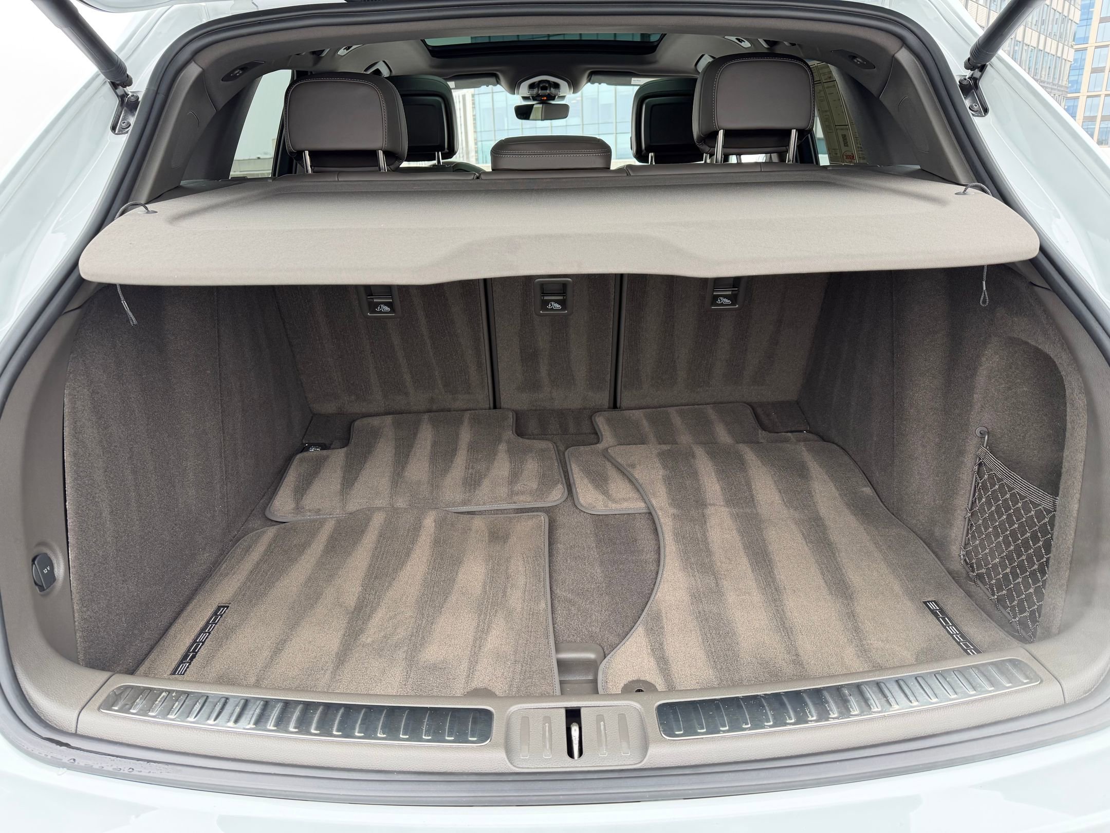 Certified 2023 Porsche Macan image 21