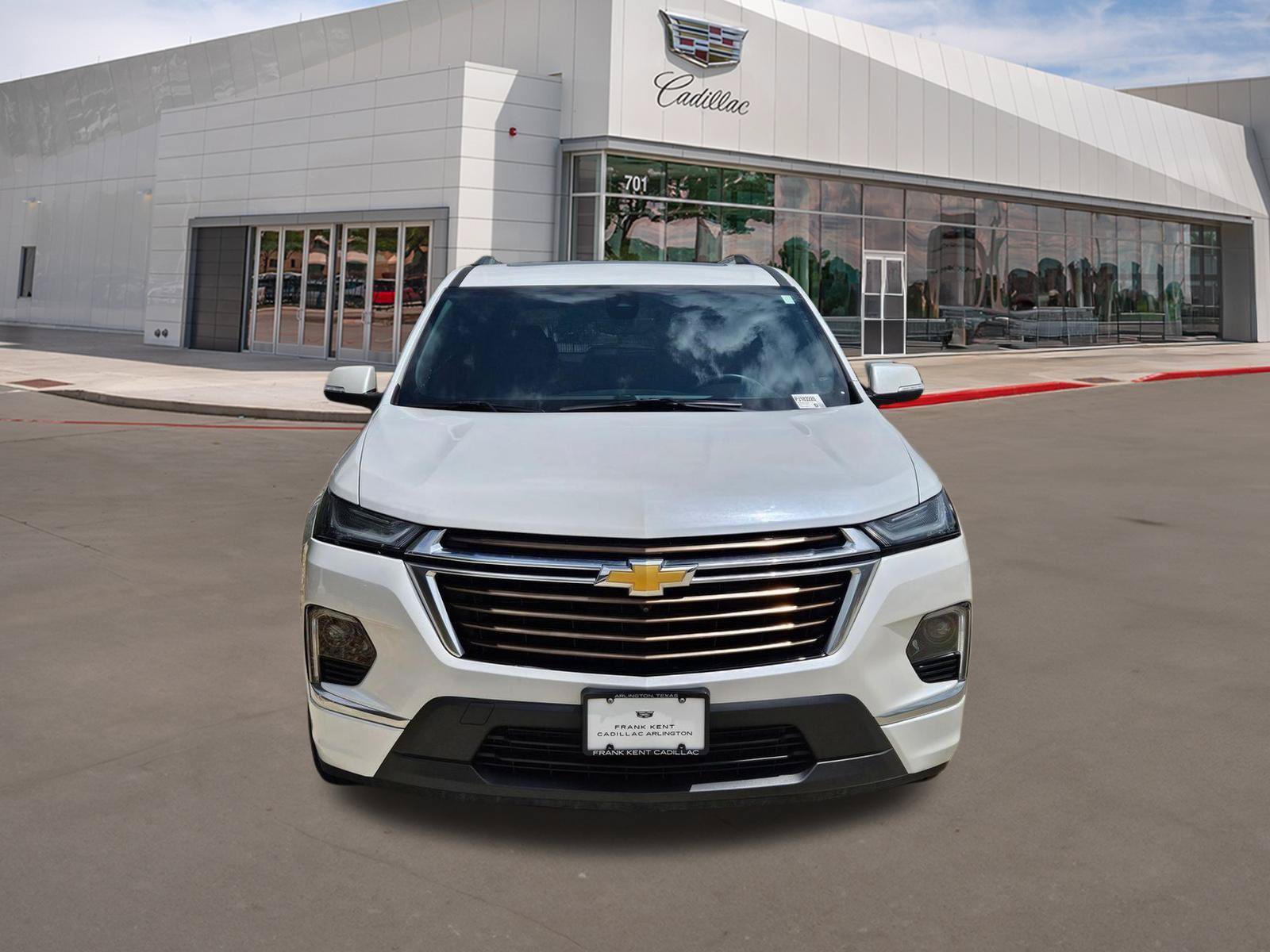 Used 2023 Chevrolet Traverse High Country AWD/4WD image 2