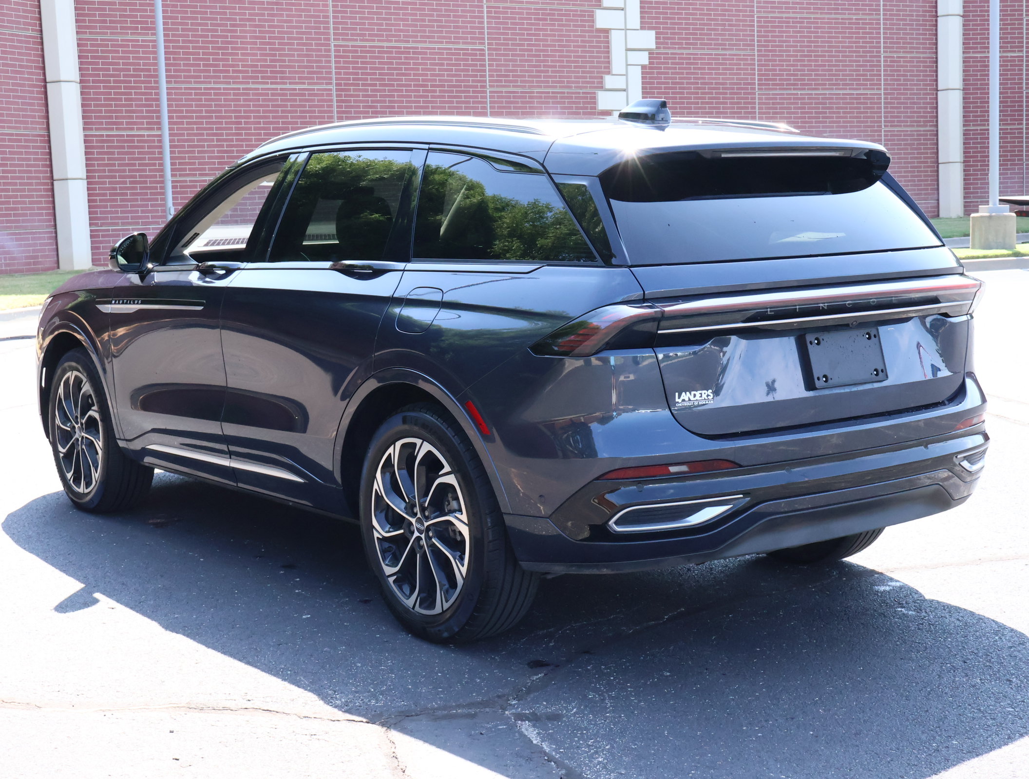 Used 2024 Lincoln Nautilus Reserve AWD/4WD image 6
