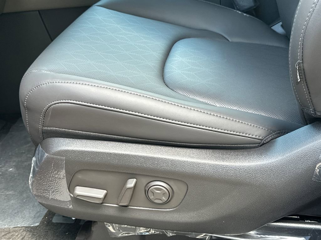 New 2026 Kia Carnival EX FWD image 13
