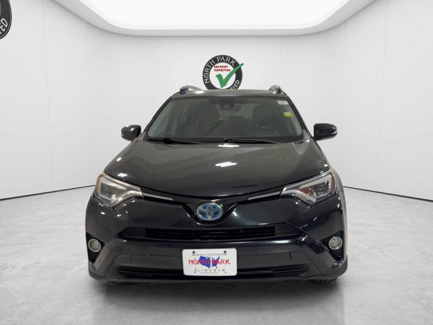 Used 2018 Toyota RAV4 Limited AWD/4WD image 8