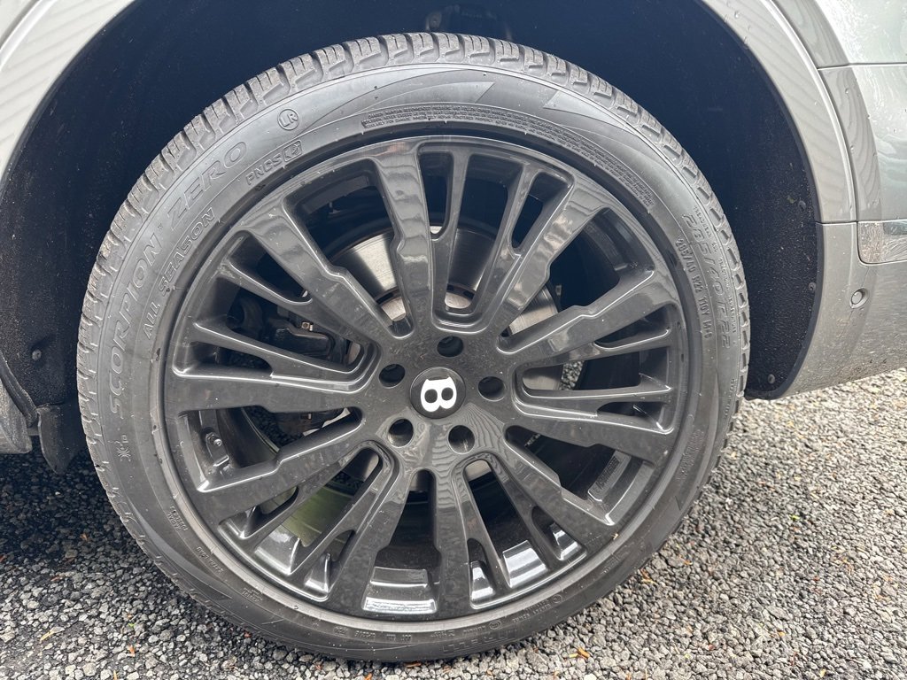 Used 2018 Bentley Bentayga Activity image 48