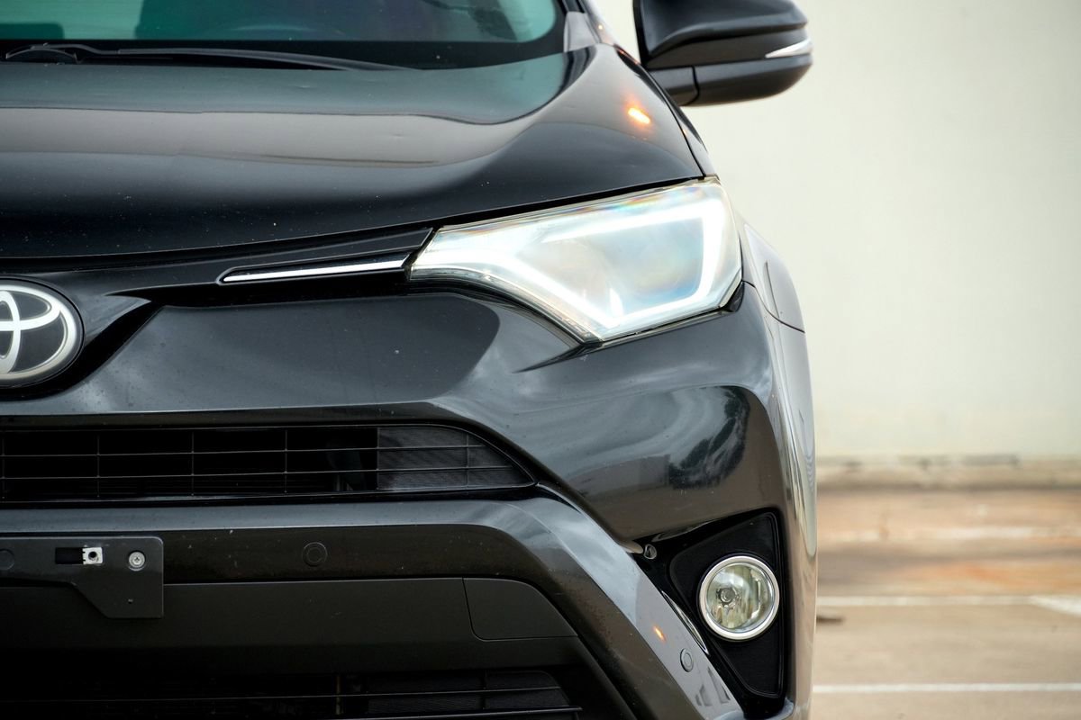Used 2016 Toyota RAV4 XLE w/ Convenience Package FWD image 21