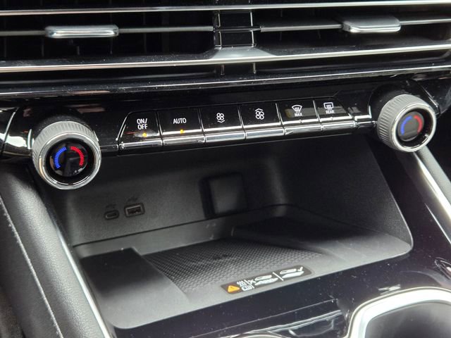 New 2026 Chevrolet Traverse LT w/ LPO, Floor Liner Package image 29