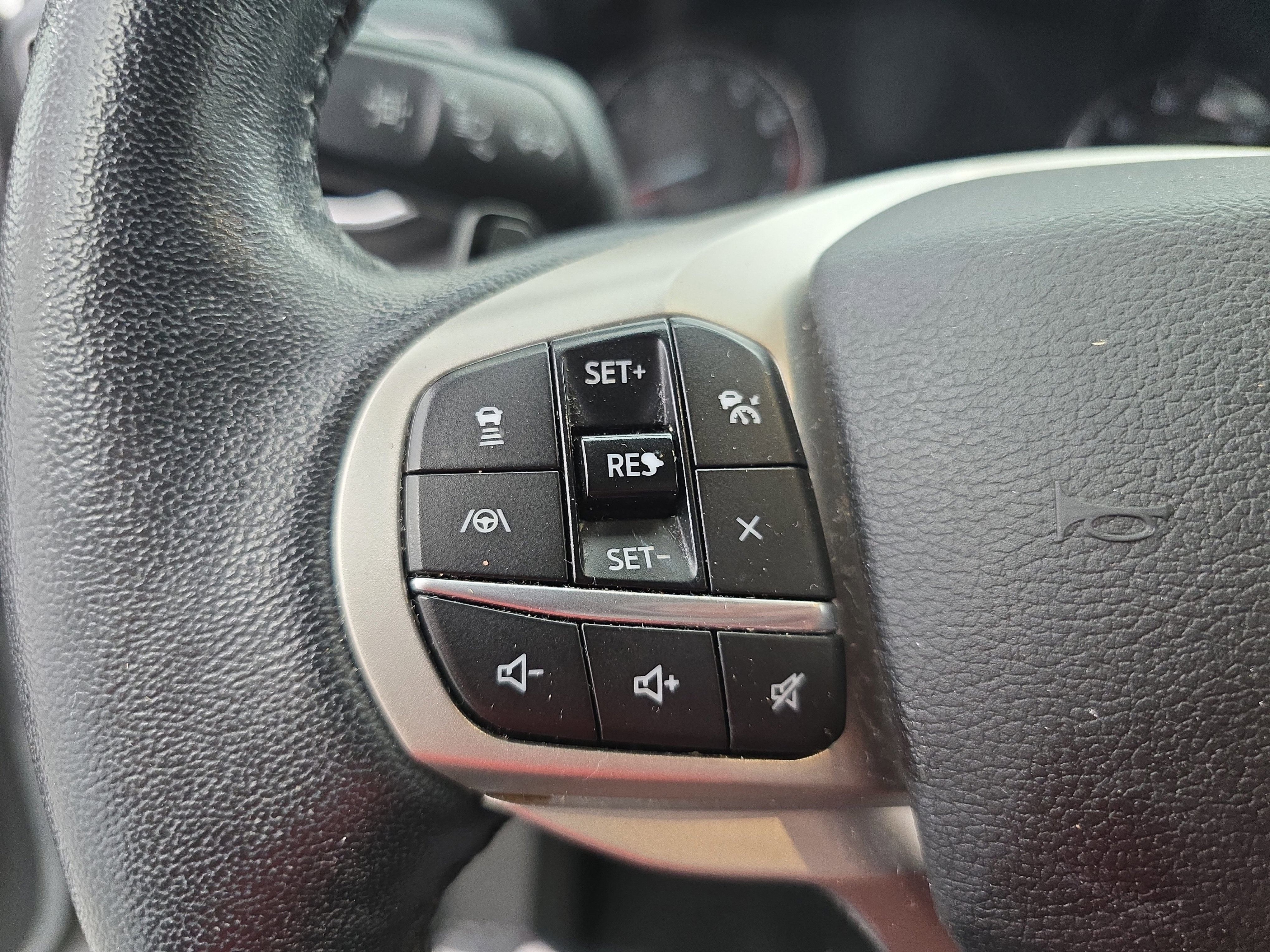 Used 2020 Ford Explorer XLT w/ Equipment Group 202A image 18