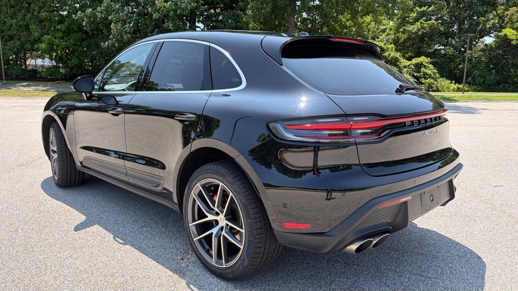 Used 2023 Porsche Macan S AWD/4WD image 3