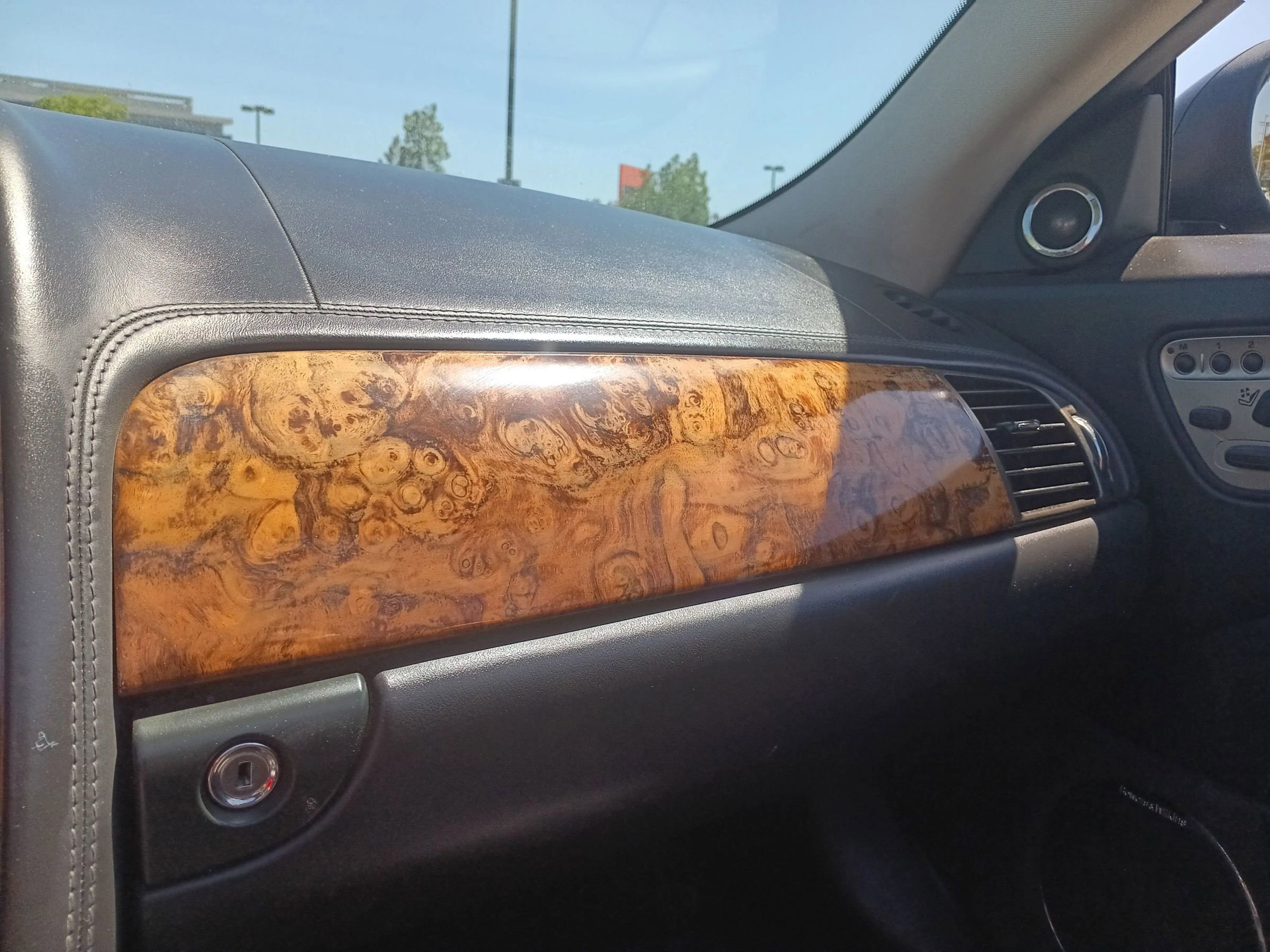 Used 2009 Jaguar XK Convertible image 27