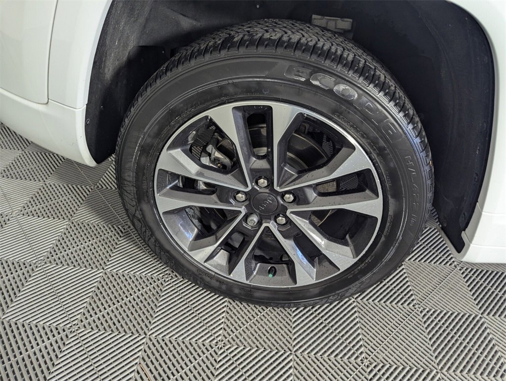 Used 2023 Jeep Grand Cherokee Overland image 17