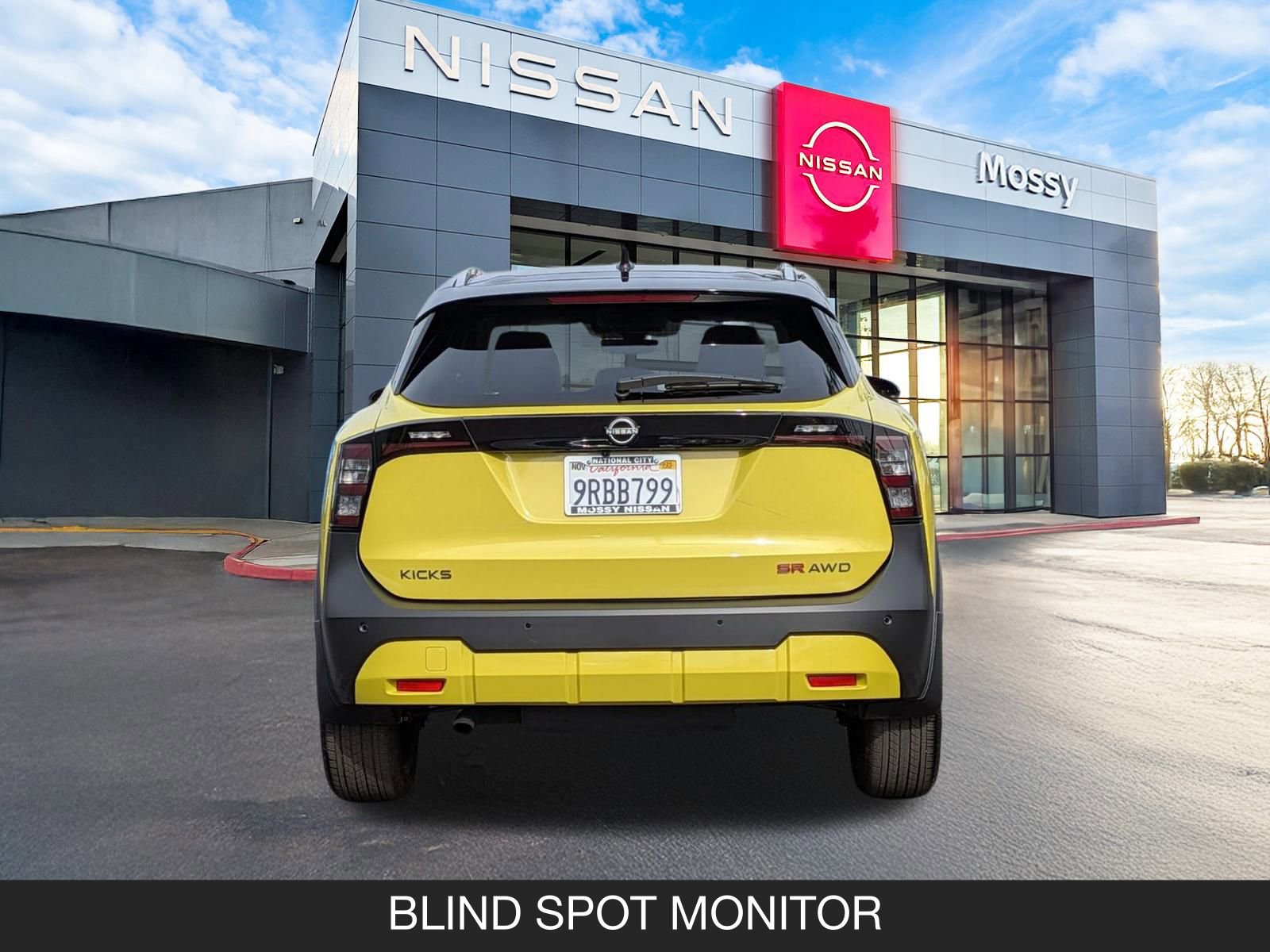 Certified 2025 Nissan Kicks SR w/ Illumination Package image 9