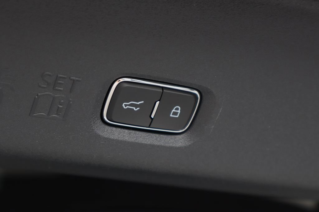 Used 2025 Lincoln Navigator L Reserve w/ Jet Appearance Package image 32