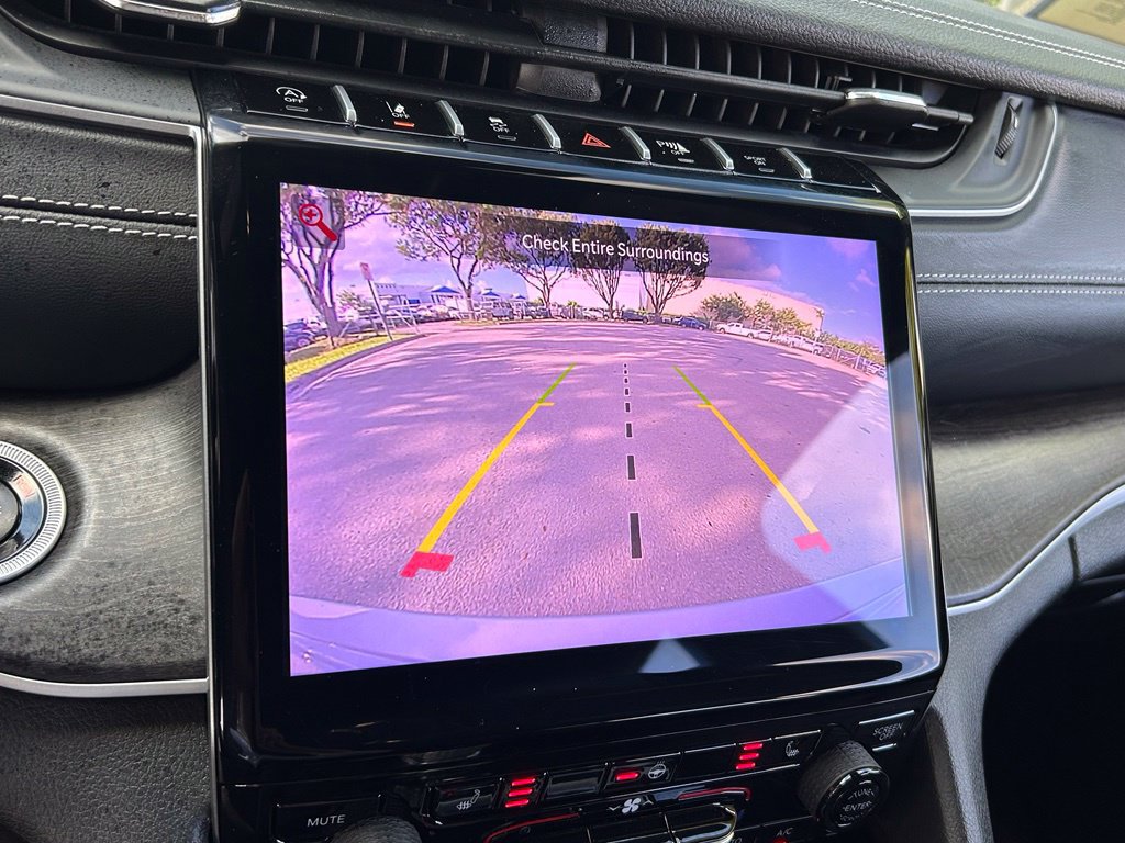 Certified 2025 Jeep Grand Cherokee Limited RWD image 25