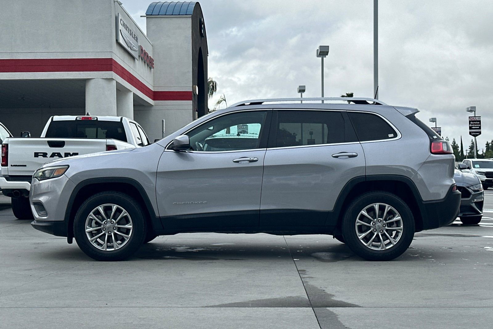 Used 2021 Jeep Cherokee Latitude Lux AWD/4WD image 3