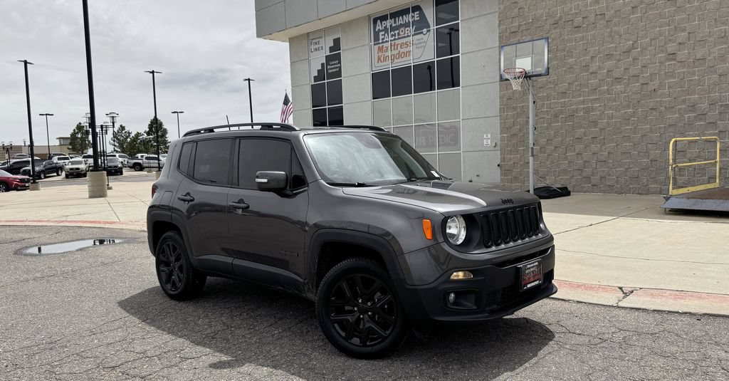 Used 2018 Jeep Renegade Altitude w/ UConnect 8.4 Nav Group AWD/4WD image 2