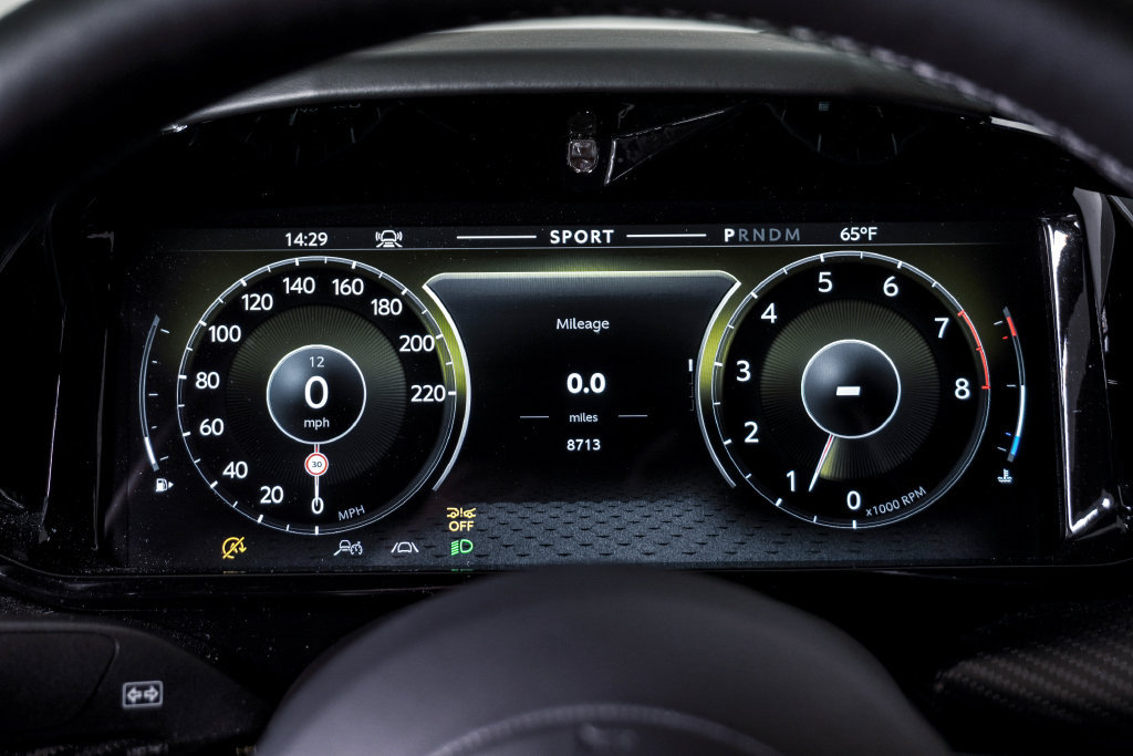 Used 2025 Aston Martin V8 Vantage Coupe RWD image 26