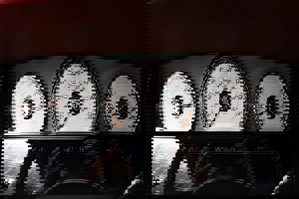 Used 2016 Rolls-Royce Dawn image 18