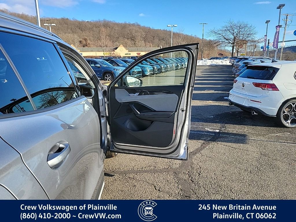 New 2026 Volkswagen Tiguan SE image 42
