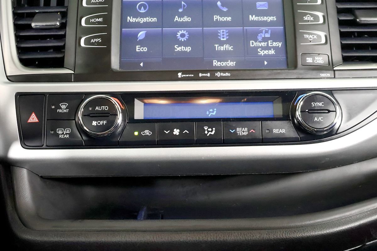 Used 2018 Toyota Highlander SE image 22