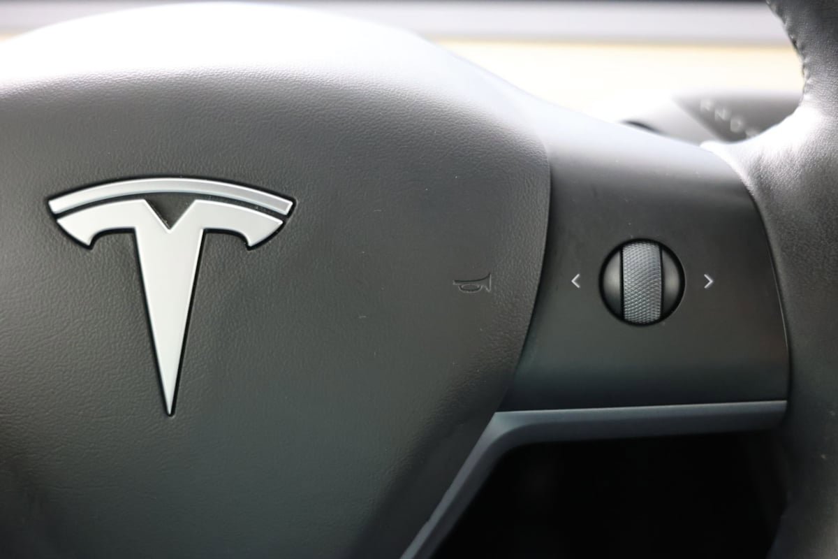 Used 2021 Tesla Model Y Long Range AWD/4WD image 24