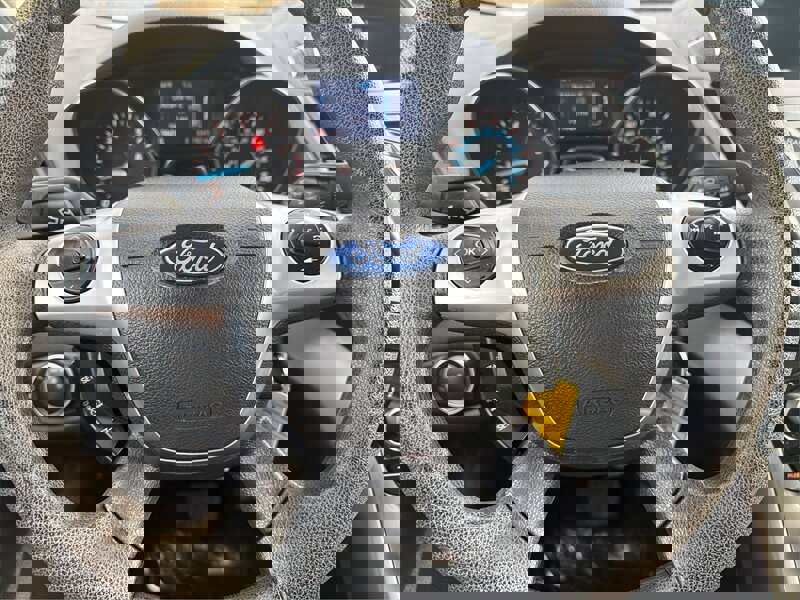 Used 2015 Ford Escape SE image 16