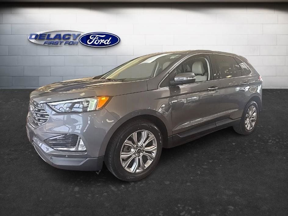 Used 2023 Ford Edge Titanium image 2