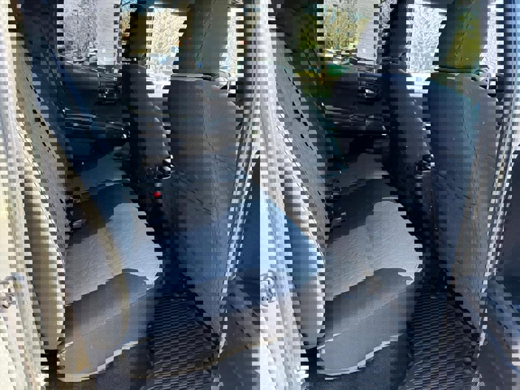 Used 2020 Toyota Tacoma TRD Sport image 18