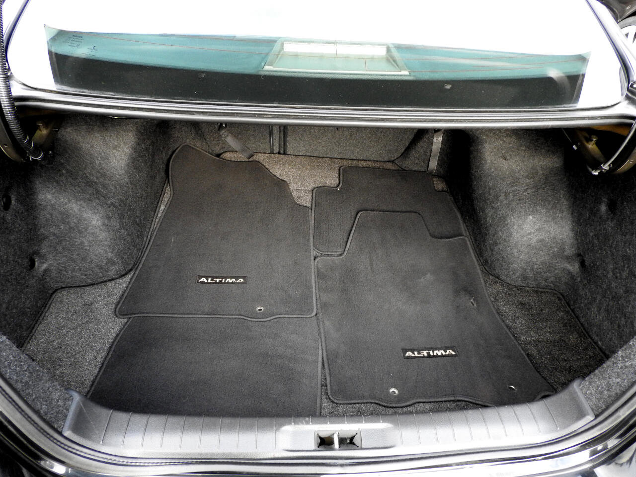 Used 2015 Nissan Altima 2.5 SV w/ Convenience Package image 10