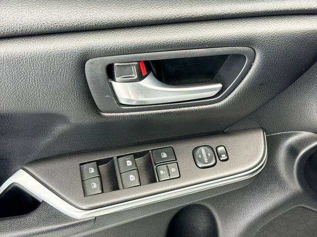 Used 2016 Toyota Camry SE FWD image 21