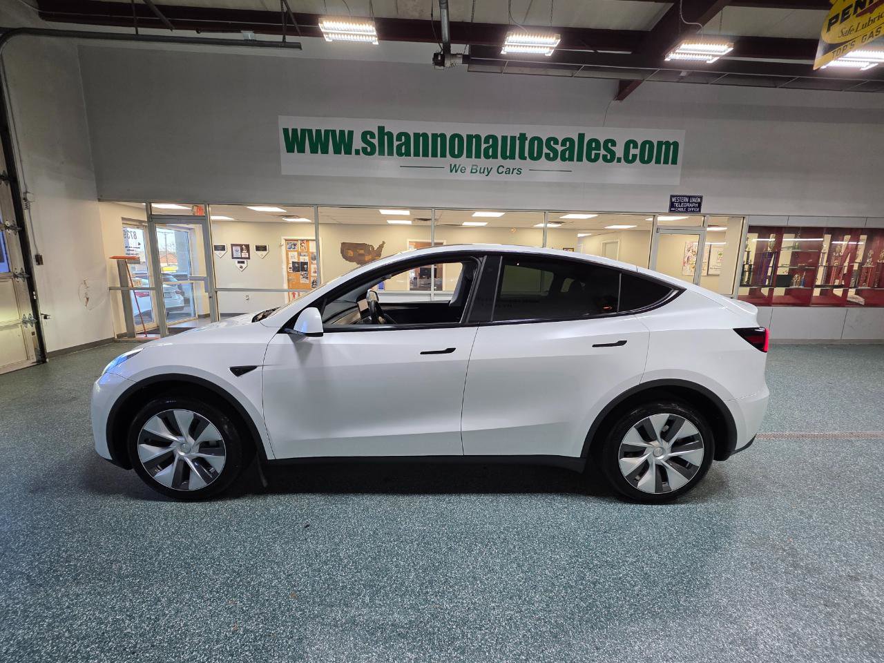 Used 2023 Tesla Model Y Long Range image 11