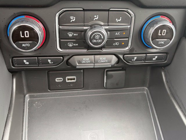 Used 2024 Chevrolet Tahoe RST w/ Luxury Package AWD/4WD image 23