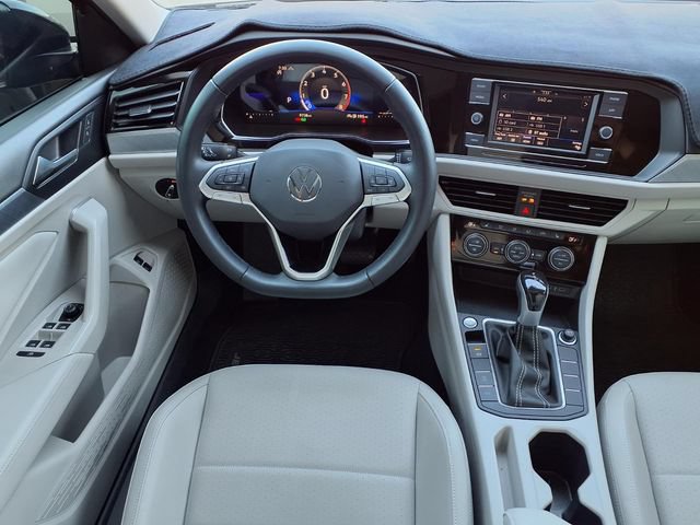 Used 2023 Volkswagen Jetta SE w/ Panoramic Sunroof Package FWD image 17