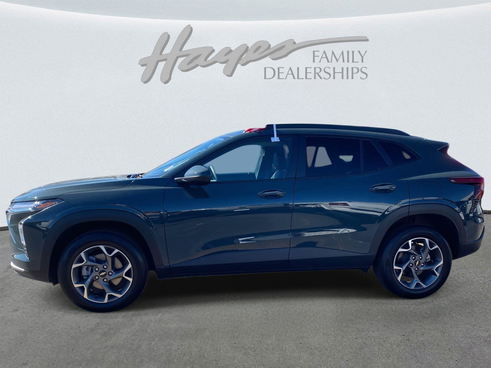 Used 2025 Chevrolet Trax LT image 37