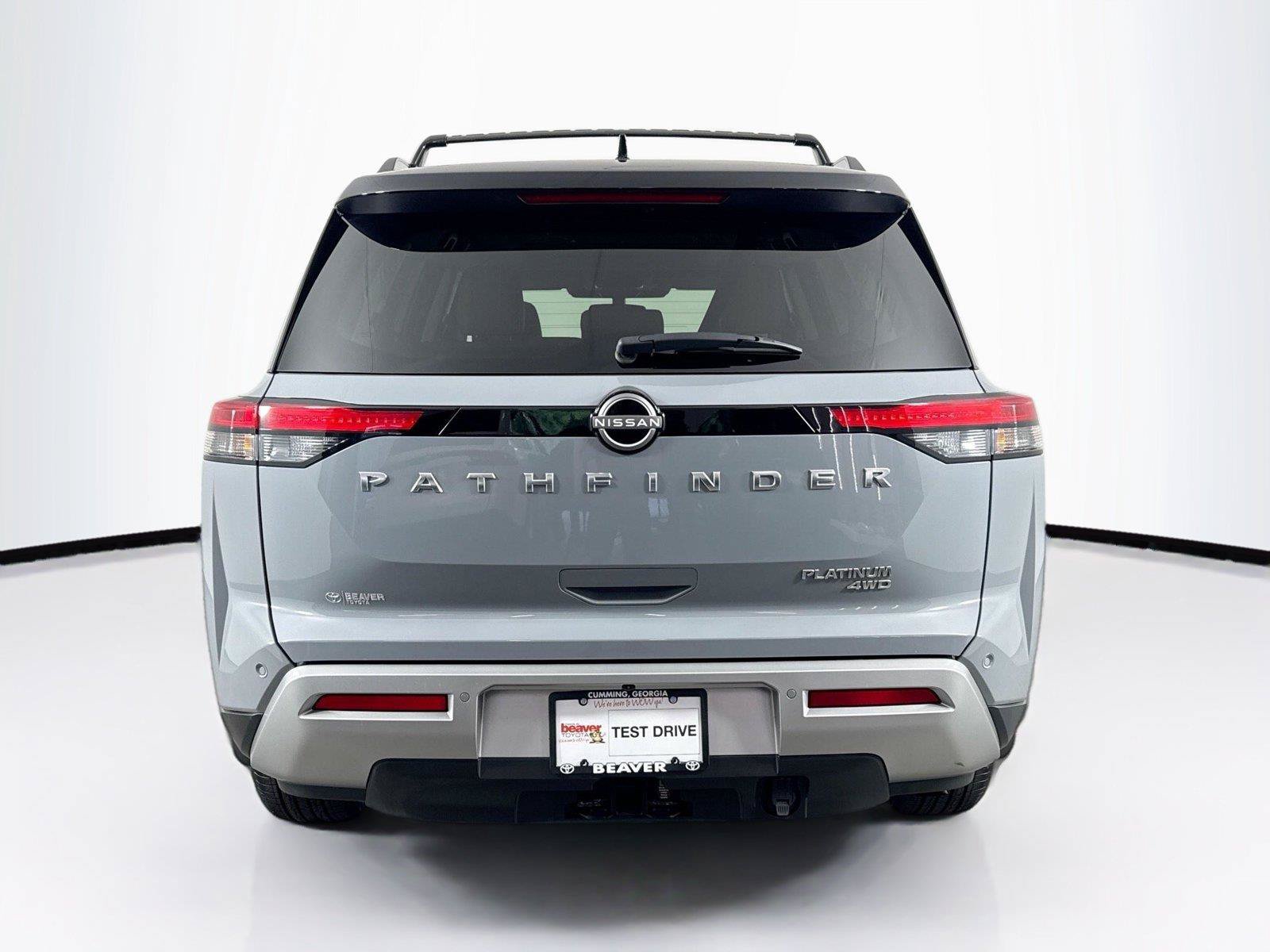 Used 2022 Nissan Pathfinder Platinum w/ Cargo Package AWD/4WD image 12